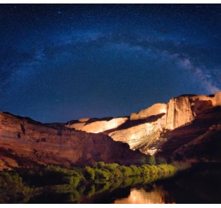 Canyonlands by Night Dinner & Light Show