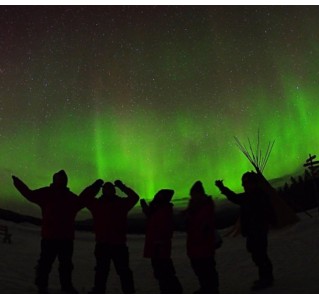 4 Day Aurora Borealis Viewing - Wildlife & Hot Springs