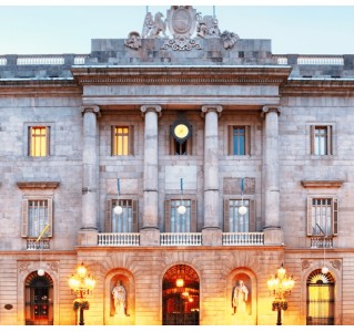 Barcelona Night Bike Tour with Local Tapas and Cava Stop Barcelona Night Bike Tour with Local Tapas and Cava Stop