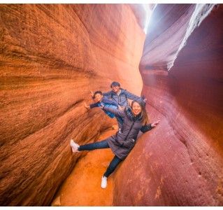 Peekaboo Slot Canyon Tour