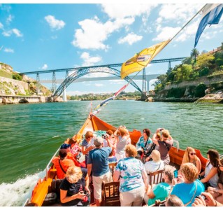 Six Bridges Cruise on a Rabelo Boat