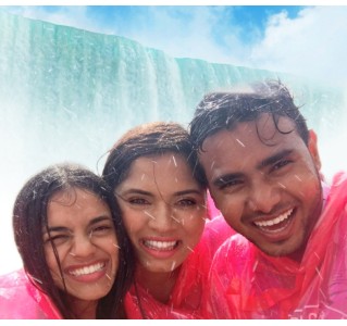 Niagara Falls & Niagara on the lake Tour (with deluxe lunch)
