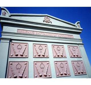 New Orleans City and Cemetery Tour with Garden District Stroll