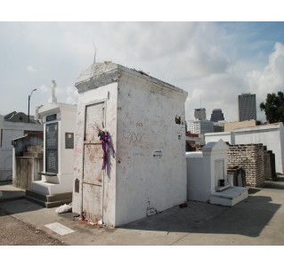 New Orleans City and Cemetery Tour with Garden District Stroll